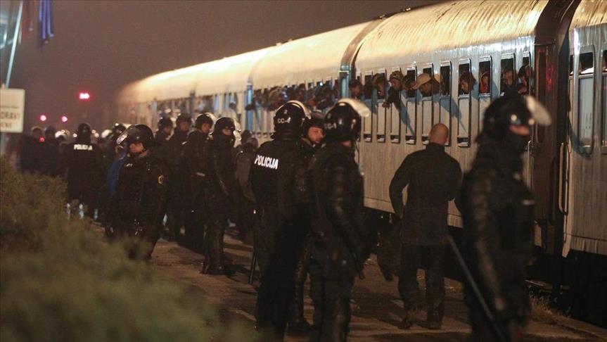 Slovenia limits refugee inflow