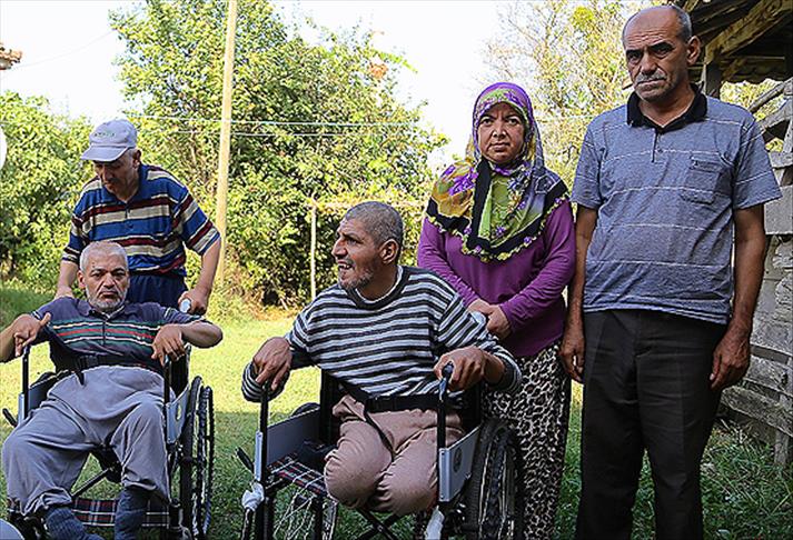 Engelli kardeşlere dayıları sahip çıktı
