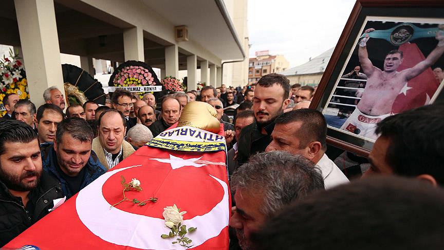 Sinan Şamil Sam'ın cenazesi toprağa verildi
