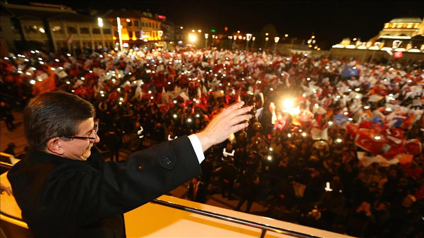 Prime minister prioritizes new constitution for Turkey