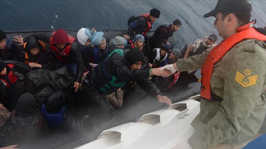 Turkish Coast Guard rescues 255 refugees