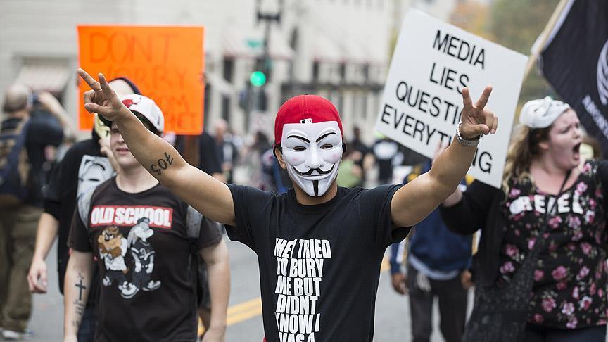 В США протестующие против капитализма вышли на акцию в масках