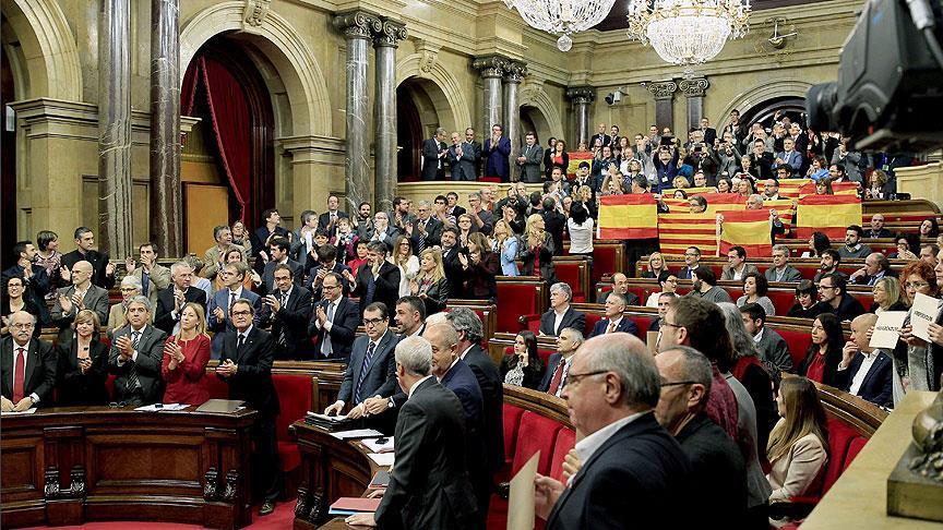 Catalan parliament votes for independence from Spain