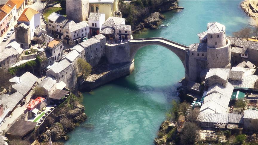 Na današnji dan srušen Stari most u Mostaru