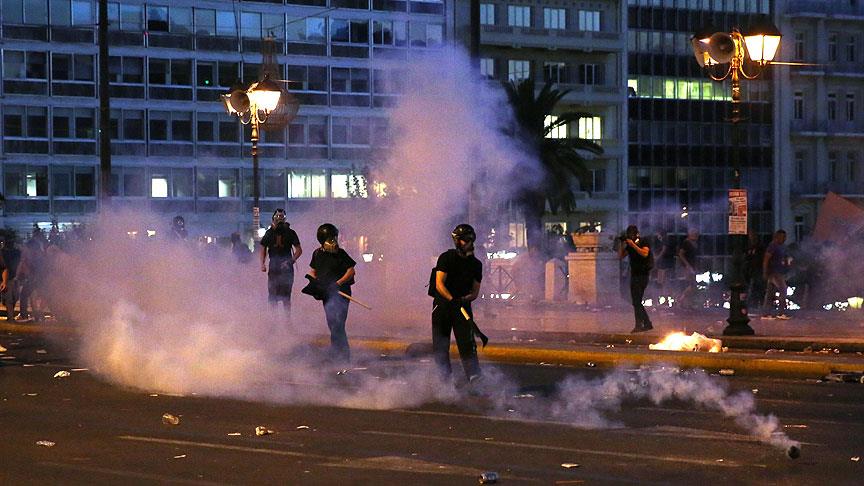 Fransa’da sığınmacıların kaldığı binaya molotof kokteyli atıldı