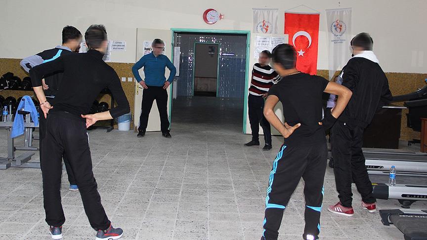 Madde bağımlısı gençler yeniden hayata tutunuyor