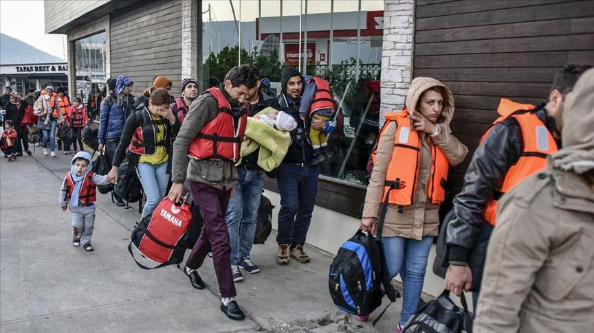 EU praises Turkey's refugee efforts in progress report