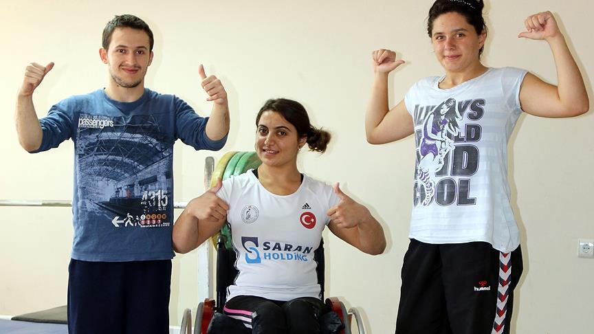 'Engelsiz' haltercilerin aklı olimpiyatta