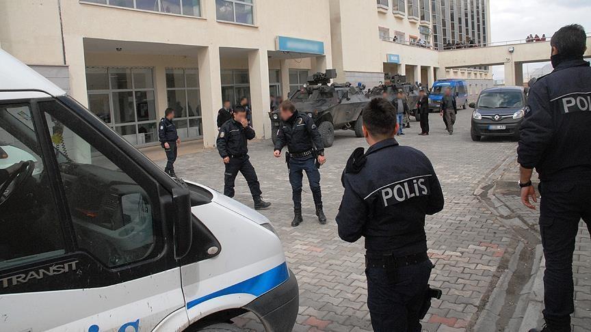 10 PKK terrorists surrender in southeast Turkey