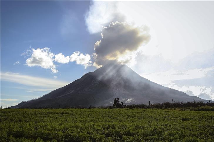 Equateur: Un volcan de nouveau en activité après une interruption de 9 ans