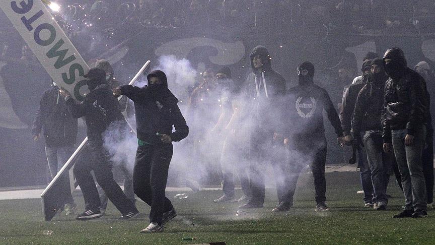 Şiddetin gölgesinde Yunan futbolu