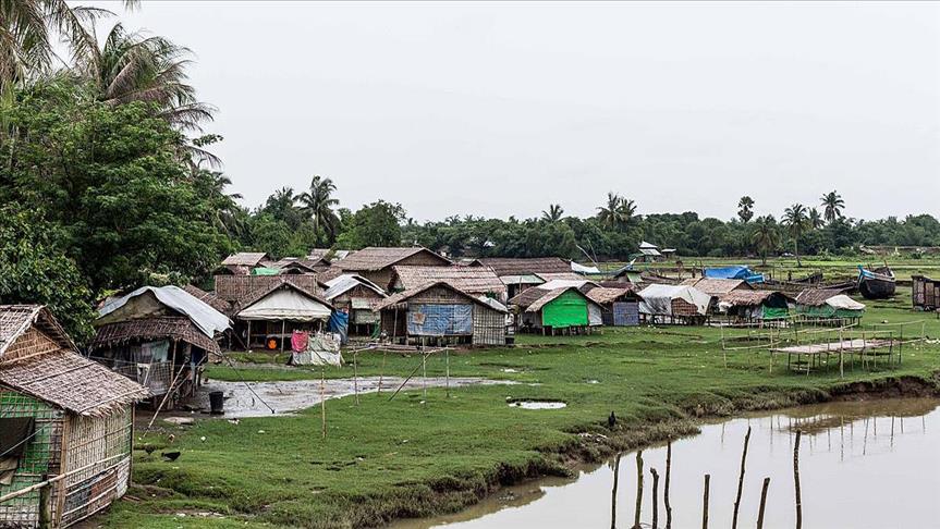 Arrests in Myanmar over calendar recognizing Rohingya