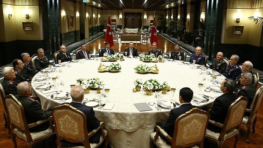 Cumhurbaşkanı Erdoğan YAŞ üyelerine yemek verdi