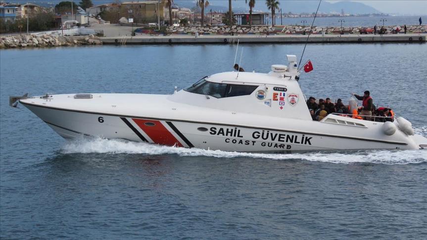 Turkish coast guard rescues 345 refugees over 24 hours