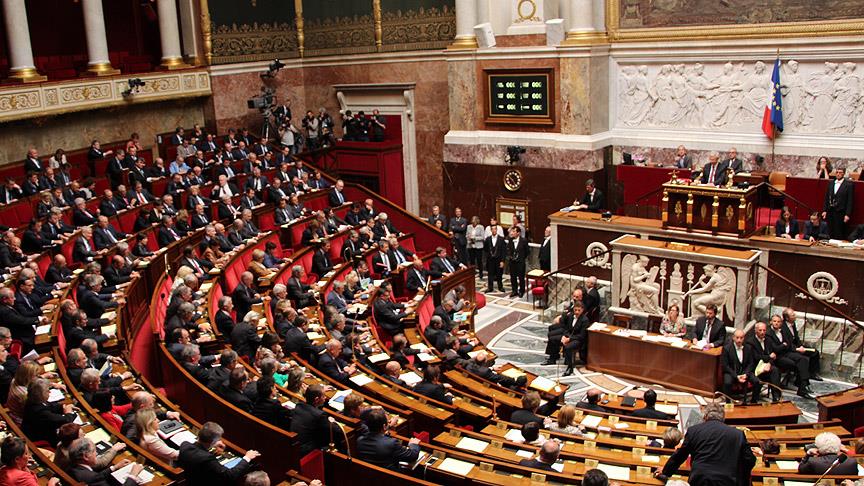 Fransa'da Ermeni iddialarına yönelik yasa teklifi komisyona gönderdi