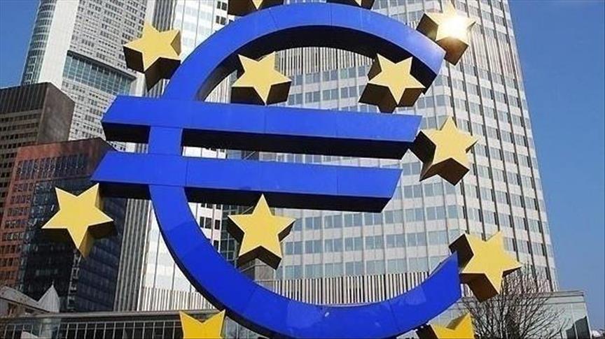 Euro jumps after central bank stimulus, rate cut