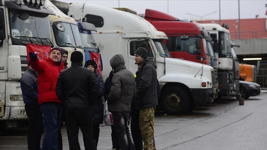 Водители грузовых автомобилей России продолжают акцию протеста