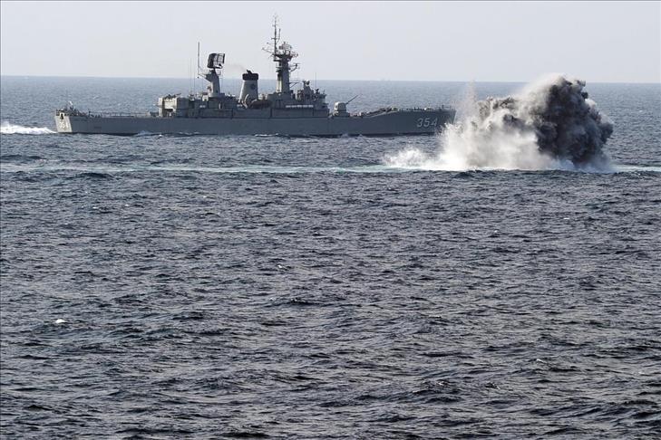 La flotte russe en manœuvre en mer Caspienne