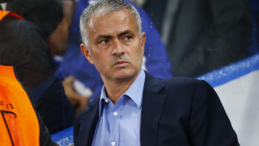 Manchester United eski menajeri Ferguson: Mourinho'yu kovmak aptalca olur