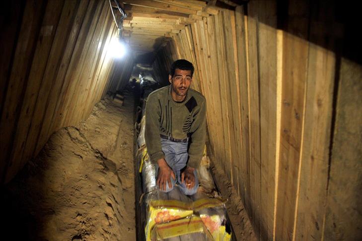 Effondrement de deux tunnels à la frontière de Gaza: 14 travailleurs palestiniens sauvés