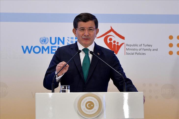 Davutoglu: "Il est temps de mettre fin à la violence et à la cruauté de la guerre en Syrie"
