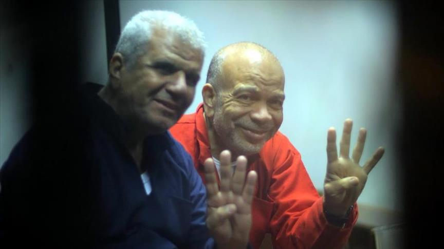 صورة الكتاتني رئيس البرلمان المحبوس.. تثير "معاناةً" و"تعاطفاً" بمصر
