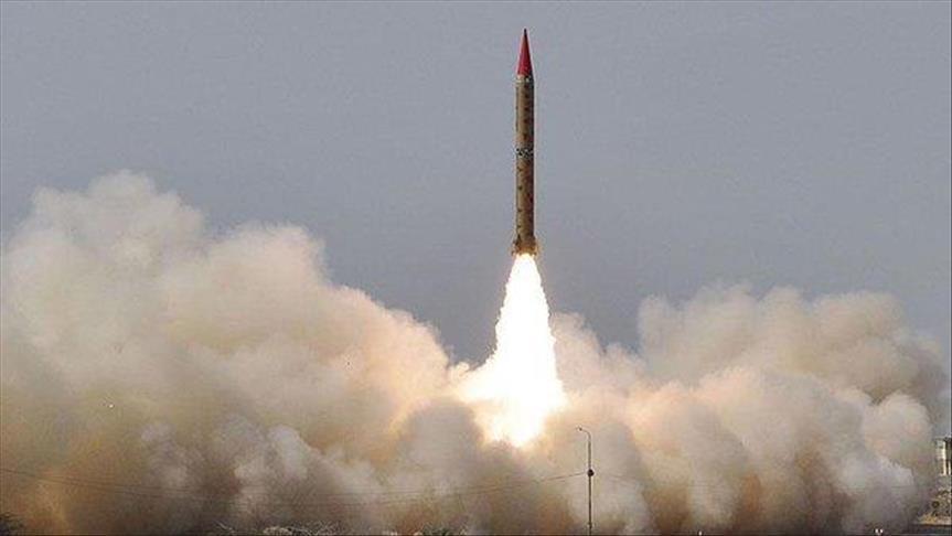 Le Pakistan teste un missile apte pour porter une ogive nucléaire