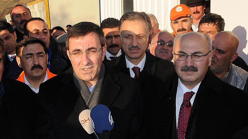 Kalkınma Bakanı Yılmaz: Kiğı'da 500'ün üzerinde ağır hasarlı yapı var