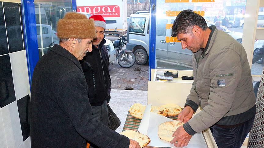 Tandır ekmeği özlemiyle iş sahibi oldu