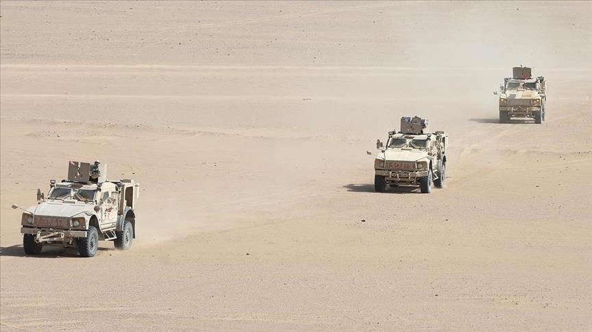 وصول تعزيزات عسكرية سعودية إلى الحدود مع اليمن