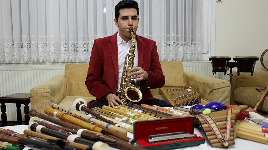 Genç müzisyenden Türk müziğine "komalı piyano" yorumu