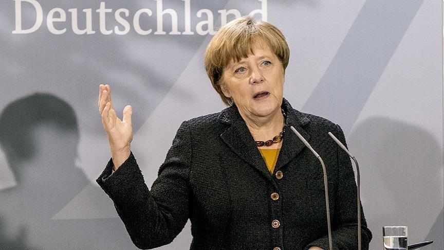 Merkel calls for extending EU sanctions against Russia