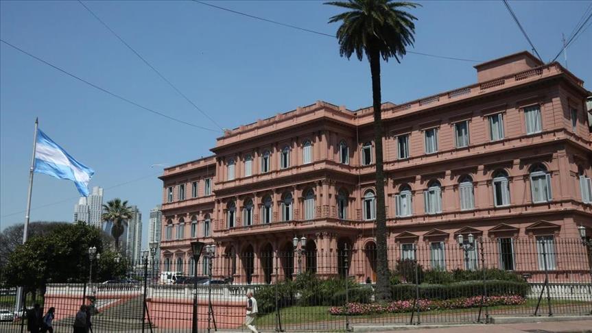 Argentina lifts capital controls after four years