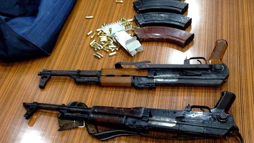 Teröristlerin cenazesindeki silahlı 6 kişi yakalandı