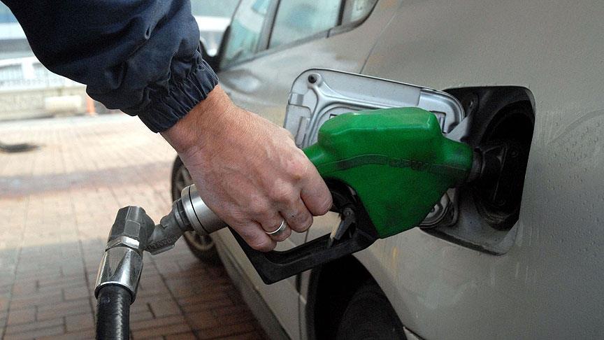 Suudi Arabistan'da benzine yüzde 50-67, motorine yüzde 80 zam yapıldı