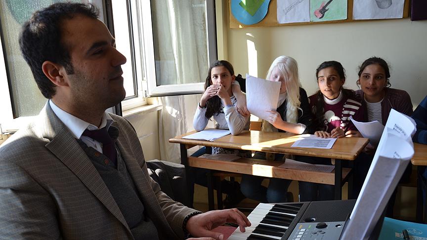 Özel eğitim öğrencileri ve öğretmenlerinden 'atışmalı' klip