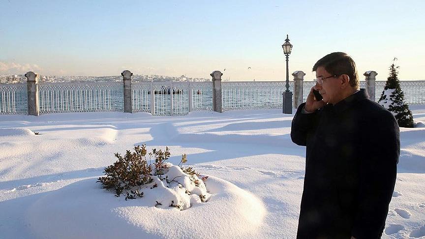 Davutoğlu Instagram'dan 'İstanbul'da kar' manzaralı fotoğraf paylaştı