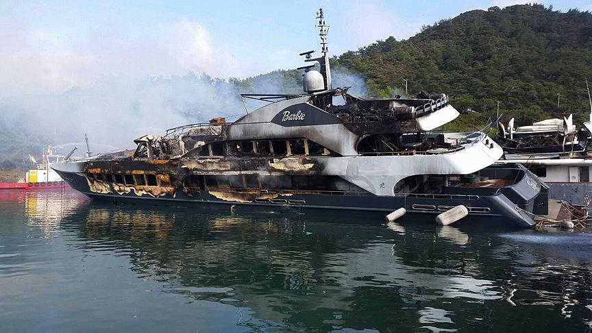 Marmaris'te marinada 3 lüks yat yandı