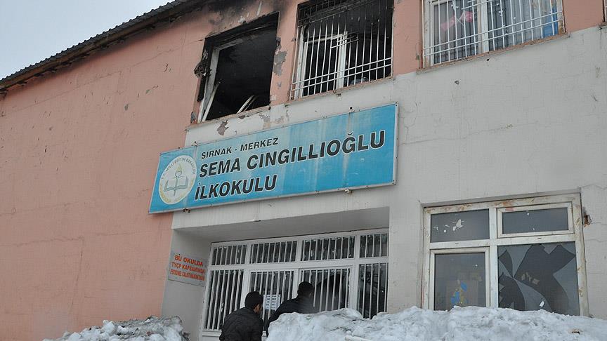 Teröristler Şırnak'ta ilkokulu ateşe verdi