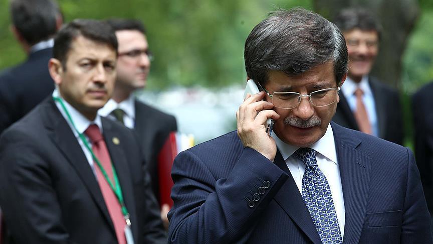 Премьер-министр Турции Давутоглу переговорил по телефону с федеральным канцлером Германии Меркель