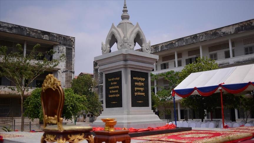 Cambodia: Khmer Rouge beheaded Muslim captives