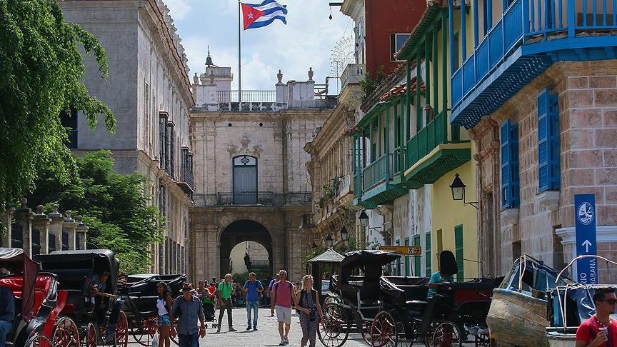 Tourism sows divisions in fiercely communist Cuba