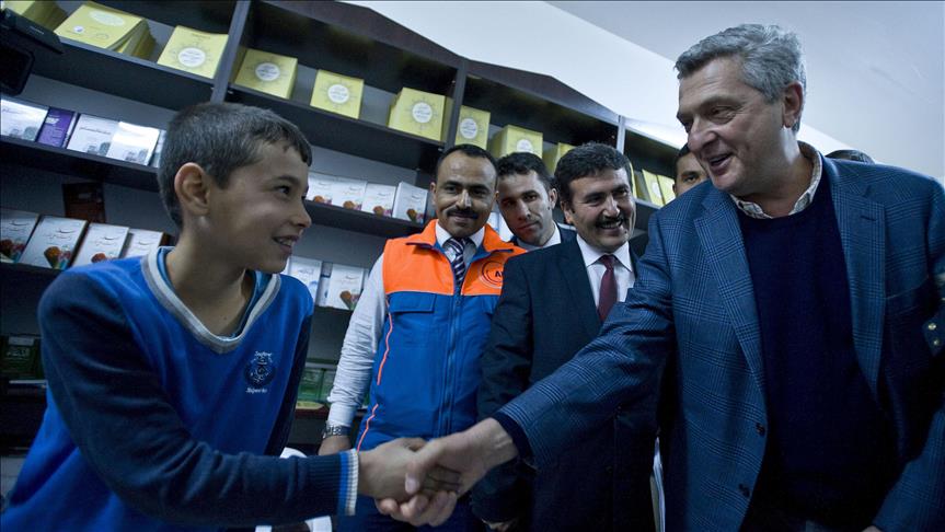 UN refugee chief visits refugee camp in Turkey