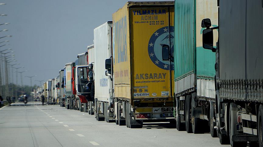 Kapıkule'de 2,5 kilometrelik tır kuyruğu oluştu