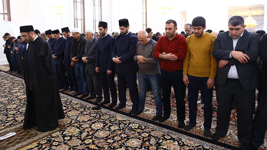 Azerbaycan'da "vahdet namazı" kılındı
