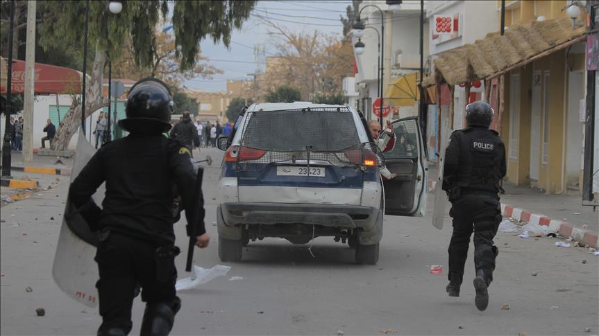 Tunisia declares nationwide curfew amid violent protests