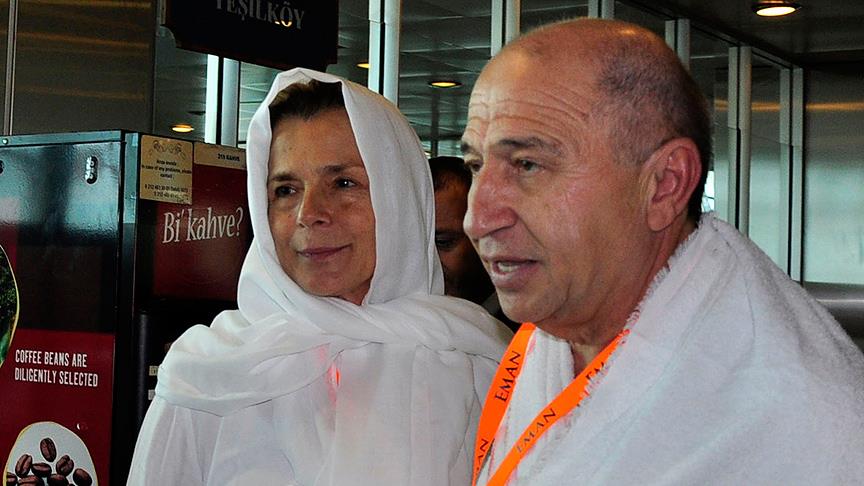Nihat Özdemir'in eşi vefat etti