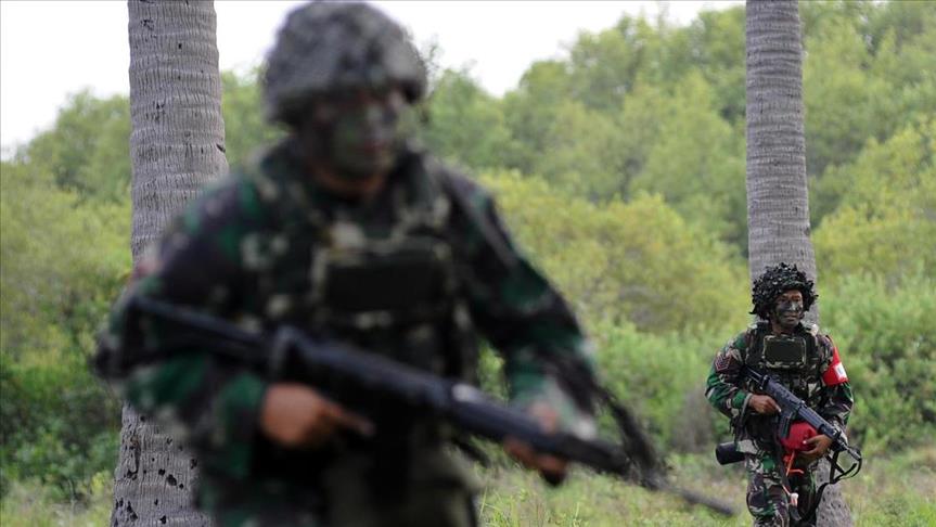Philippines: Moro group says army behind Christian front