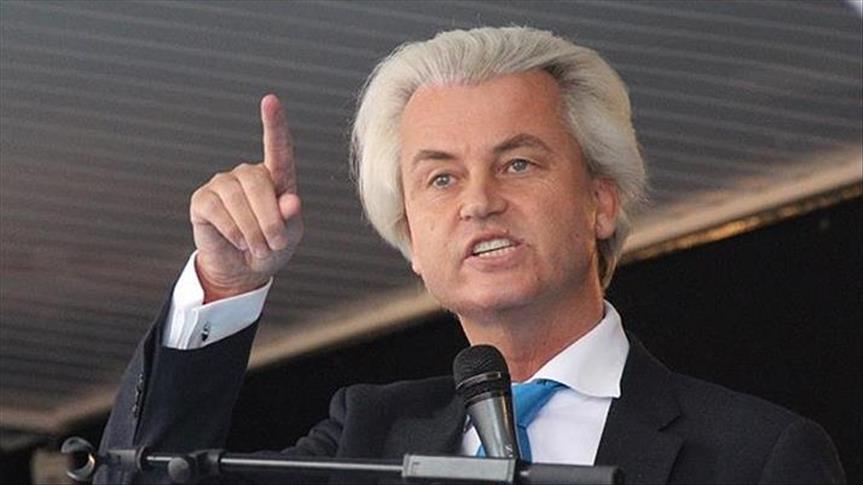 Far-right Dutch MP hands out sprays 'against refugees'