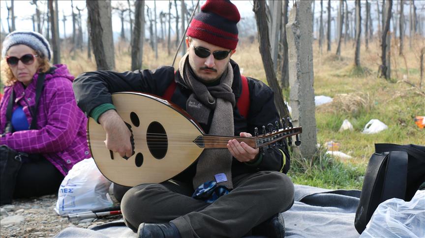 Слепиот сириски бегалец Леис: Музиката е мојот живот